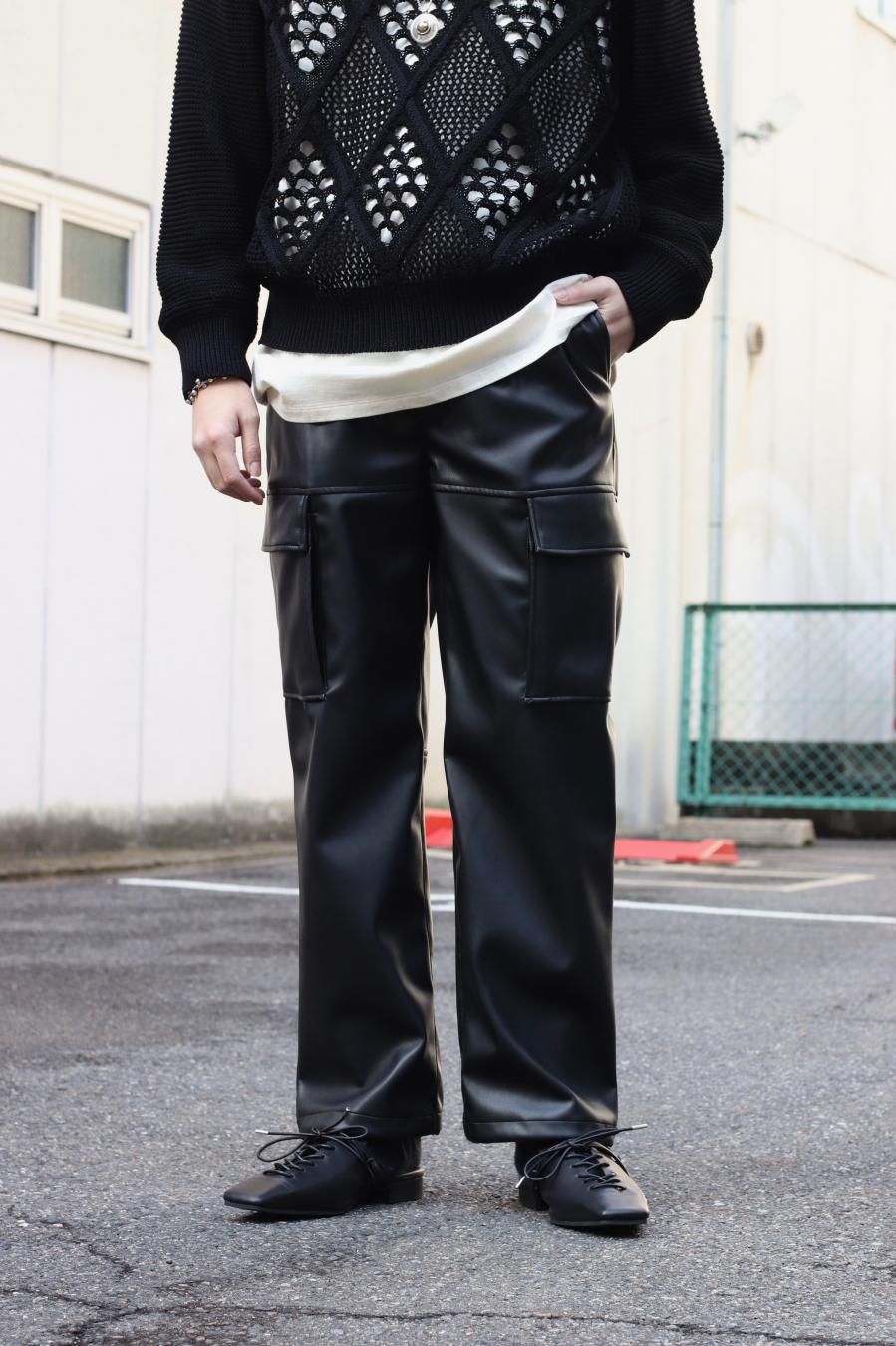 KIIT（キート）のSYNTHETIC LEATHER CARGO PANTS（フェイクレザー 