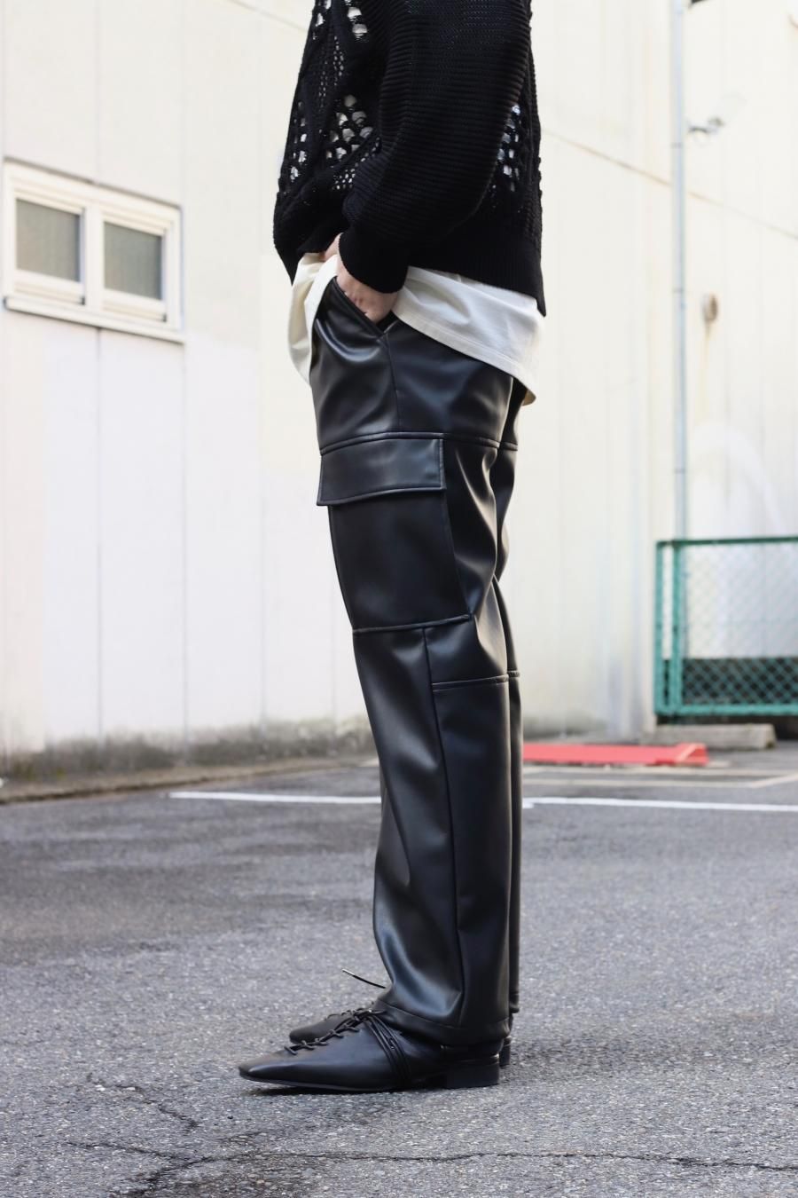 KIIT（キート）のSYNTHETIC LEATHER CARGO PANTS（フェイクレザー