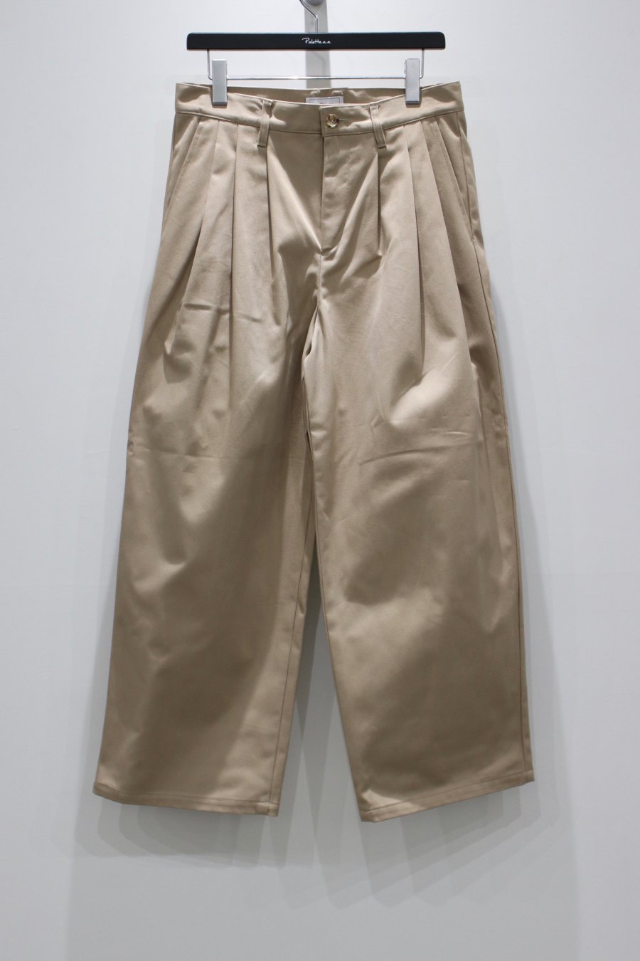 Urig（ウーリッヒ）の3TUCK CHINO PANTS（チノパンツ）の通販サイト