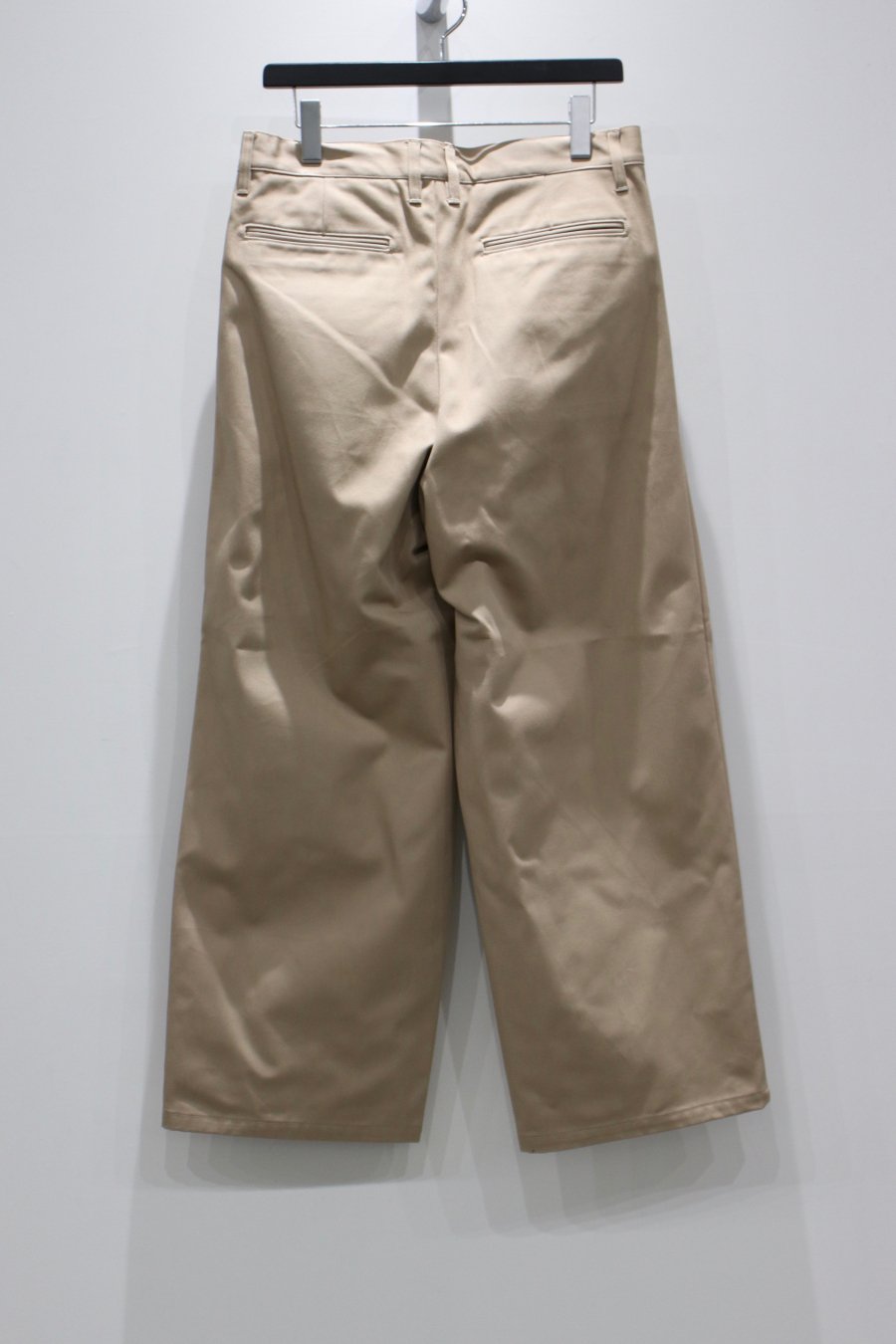 Urig（ウーリッヒ）の3TUCK CHINO PANTS（チノパンツ）の通販サイト