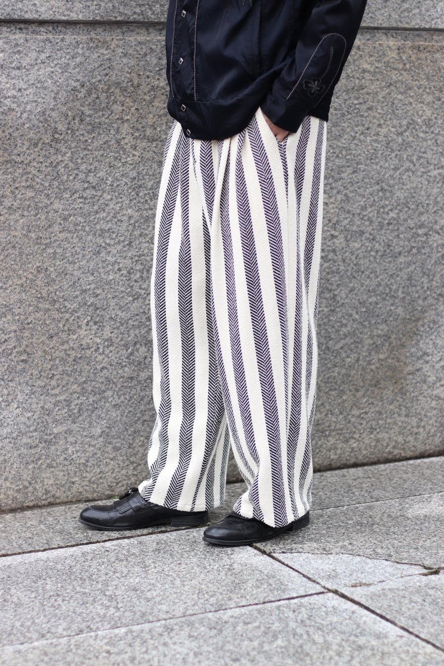 Urig STITCH 3TUCK PANTS WHITE 2 ワイドパンツ-