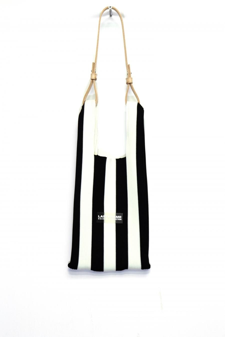 LASTFRAME（ラストフレーム）のSTRIPE MARKET BAG SMALL-BLACK x IVORY