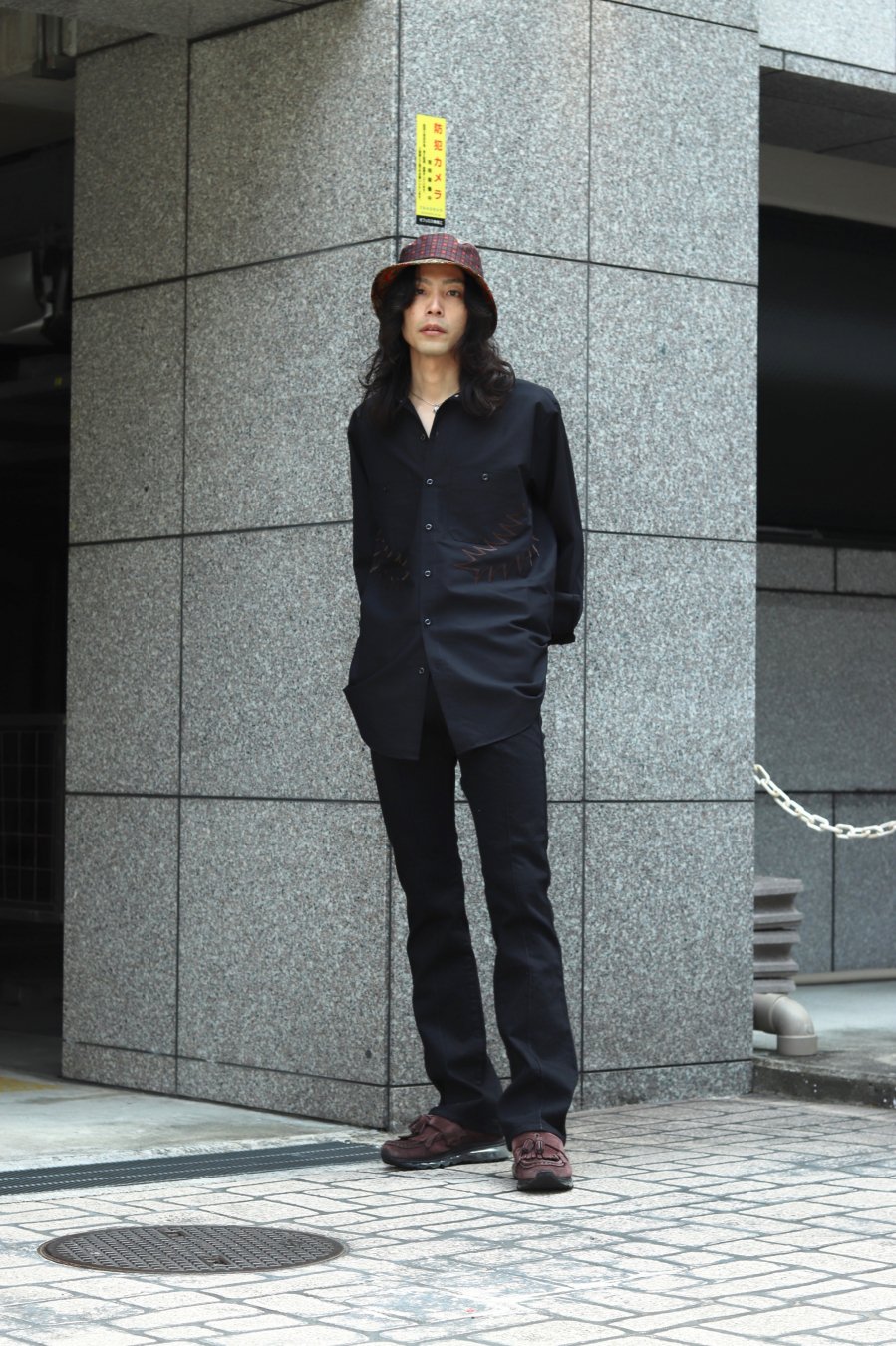 マイナス［ー］MINUS（マイナス）のSIGUNATURE DENIM TROUSERS FADED BLACK FLAREの通販サイト-大阪 堀江  PALETTE art alive（パレットアートアライヴ）-