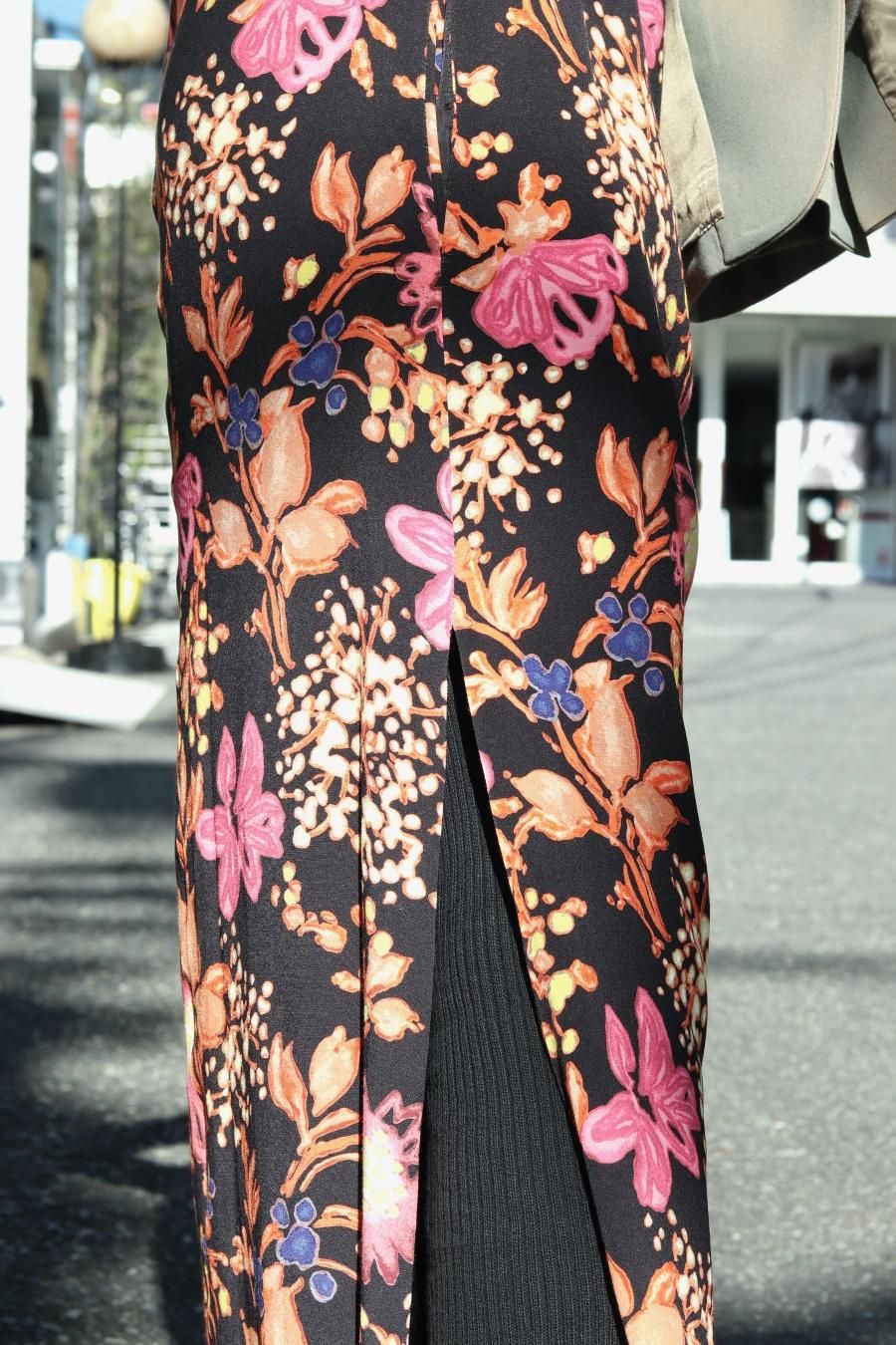 未使用 完売 BELPER Flare Cuffs Dress 花柄 ワンピース BELPER（ベルパー）のFLARE CUFFS DRESS BLACK（ワンピース）の