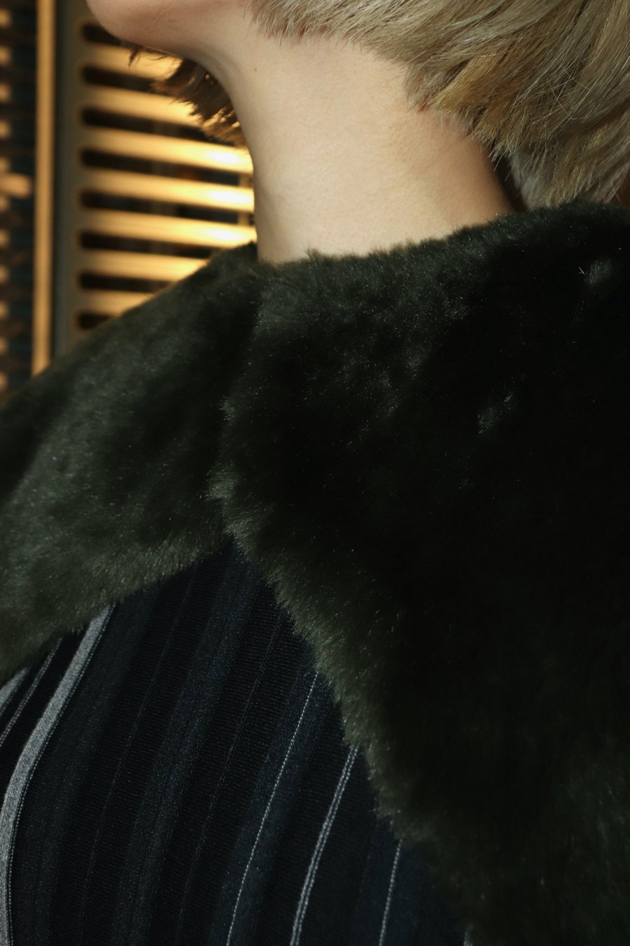 BELPER（ベルパー）のATTACHED FUR SLEEVES KHAKIの通販サイト-大阪 