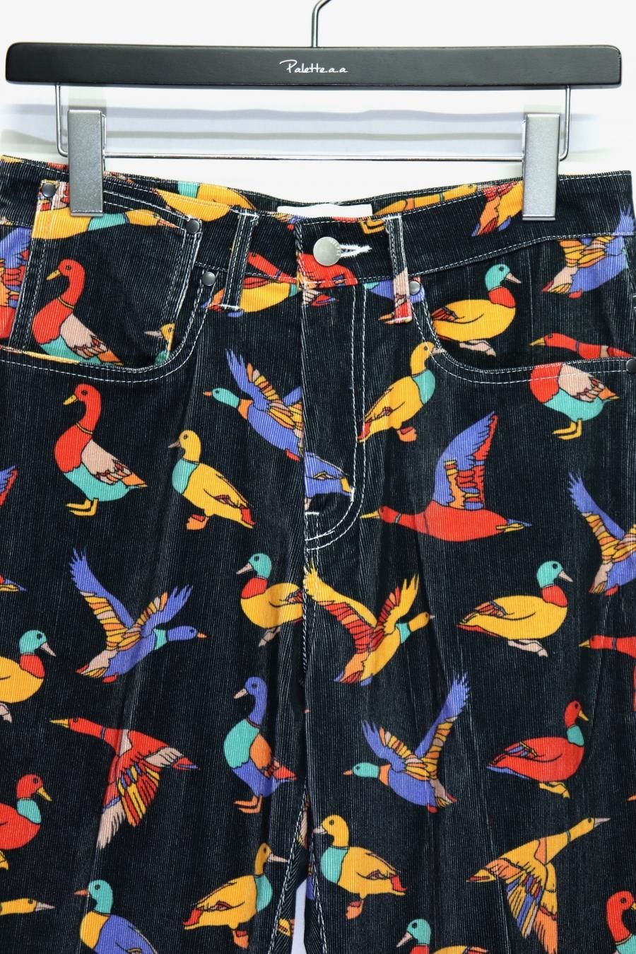 BELPER ペイントコーデュロイパンツ BELPER（ベルパー）のprint corduroy pants（パンツ）の通販