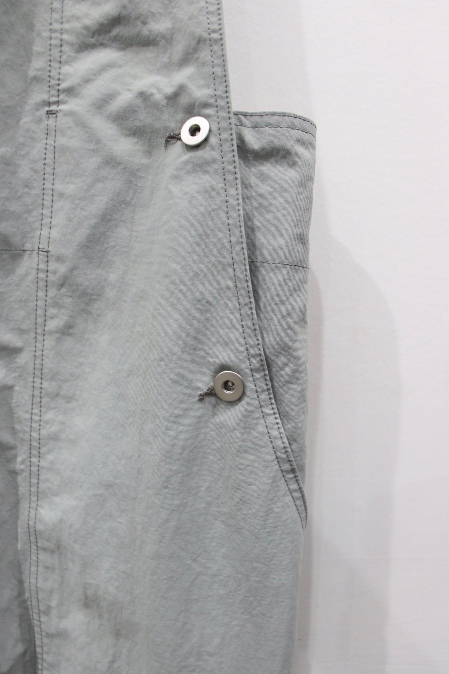 KIIT（キート）のWASHABLE HIGHCOUNT NYLON CANVAS OVERALLS GRAYの