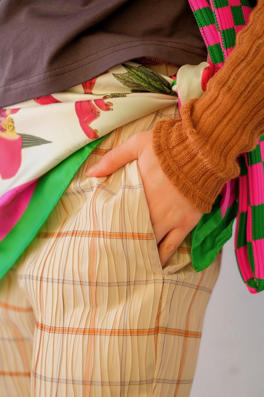 LASTFRAME(ラストフレーム)のCHAOS SCARF GREEN x PINK LASTFRAME(ラストフレーム)のCHAOS SCARF GREEN x PINK