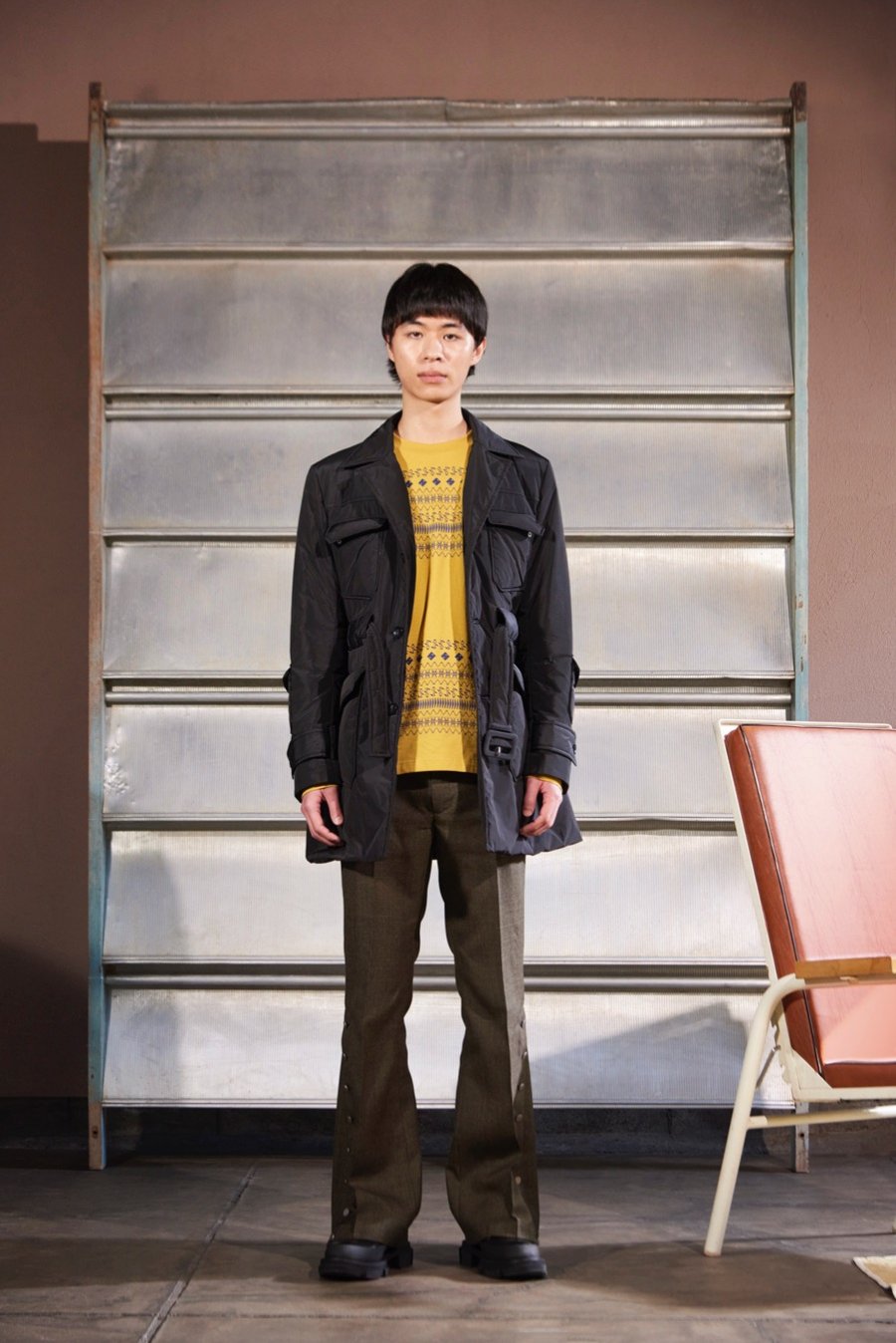 YUKI HASHIMOTO（ユウキ ハシモト）のFLARED SLIM TROUSERS DARK