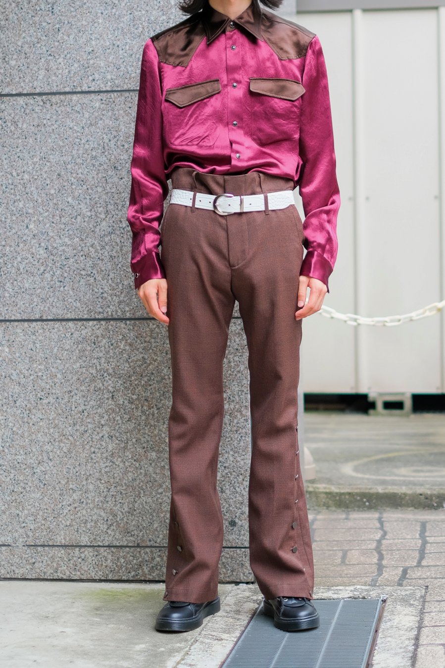 YUKI HASHIMOTO（ユウキ ハシモト）のFLARED SLIM TROUSERS DARK