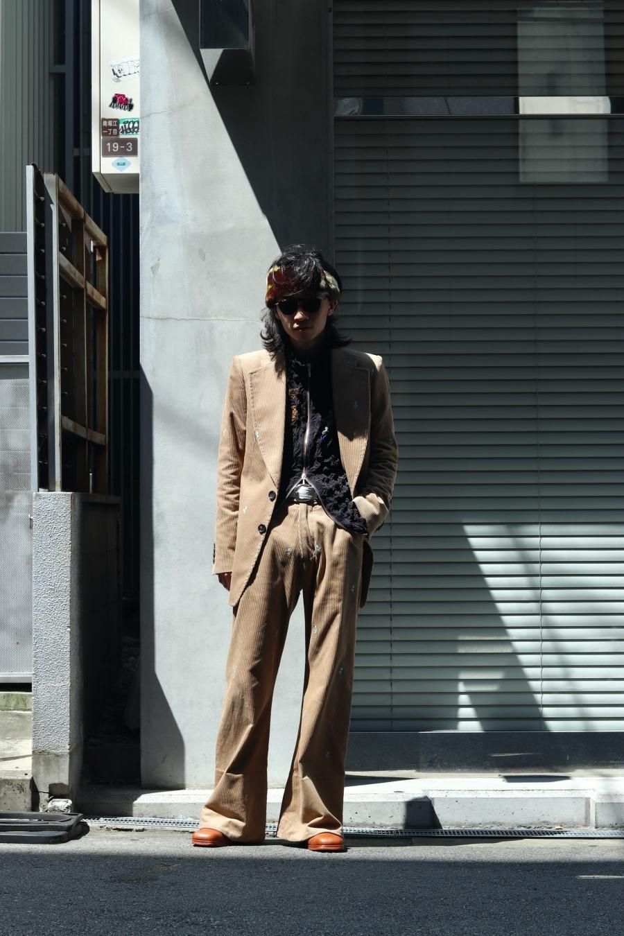 MASU（エムエーエスユー）のSEAMLESS BELL BOTTOM TROUSERS BEIGEの 