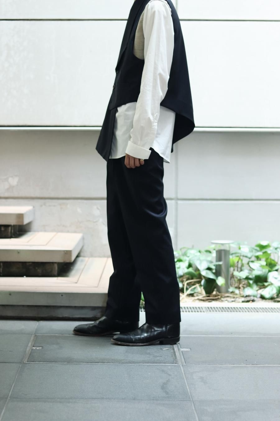 Nobuyuki Matsui（ノブユキ マツイ）のCrossed belted Slacksの