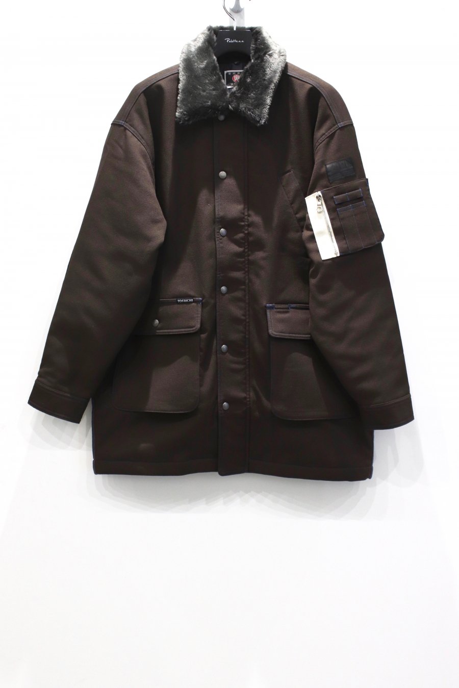 SHINYAKOZUKA(シンヤコズカ)のDOKA COAT WITH TORAICHI CHOCOLATEの