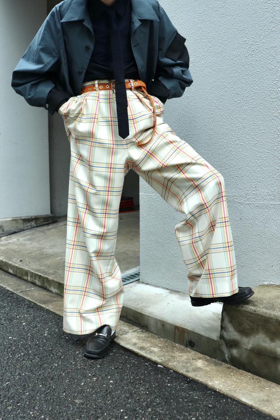 MASU 3 TUCK WIDE TROUSERS(DARK NAVY)