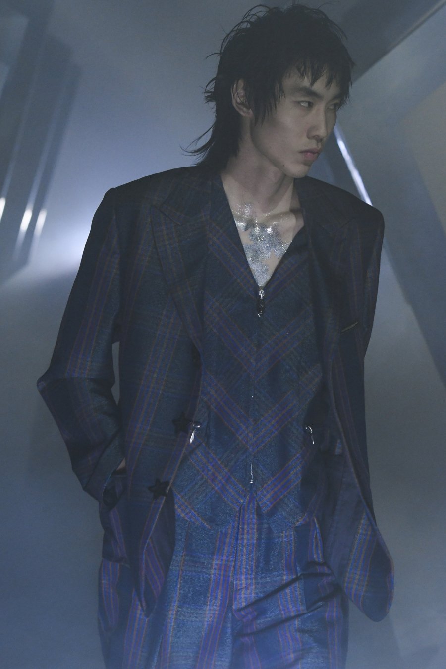 MASU（エムエーエスユー）のPEAKED LAPEL TAILORED JACKET DARK NAVYの