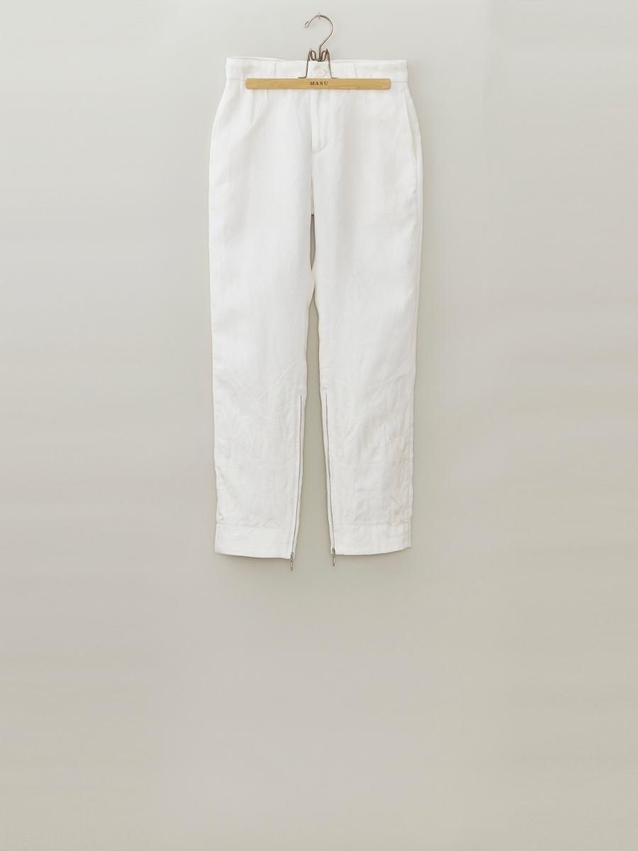 MASU（エムエーエスユー）のEMBROIDERY WESTERN TROUSERS WHITEの通販