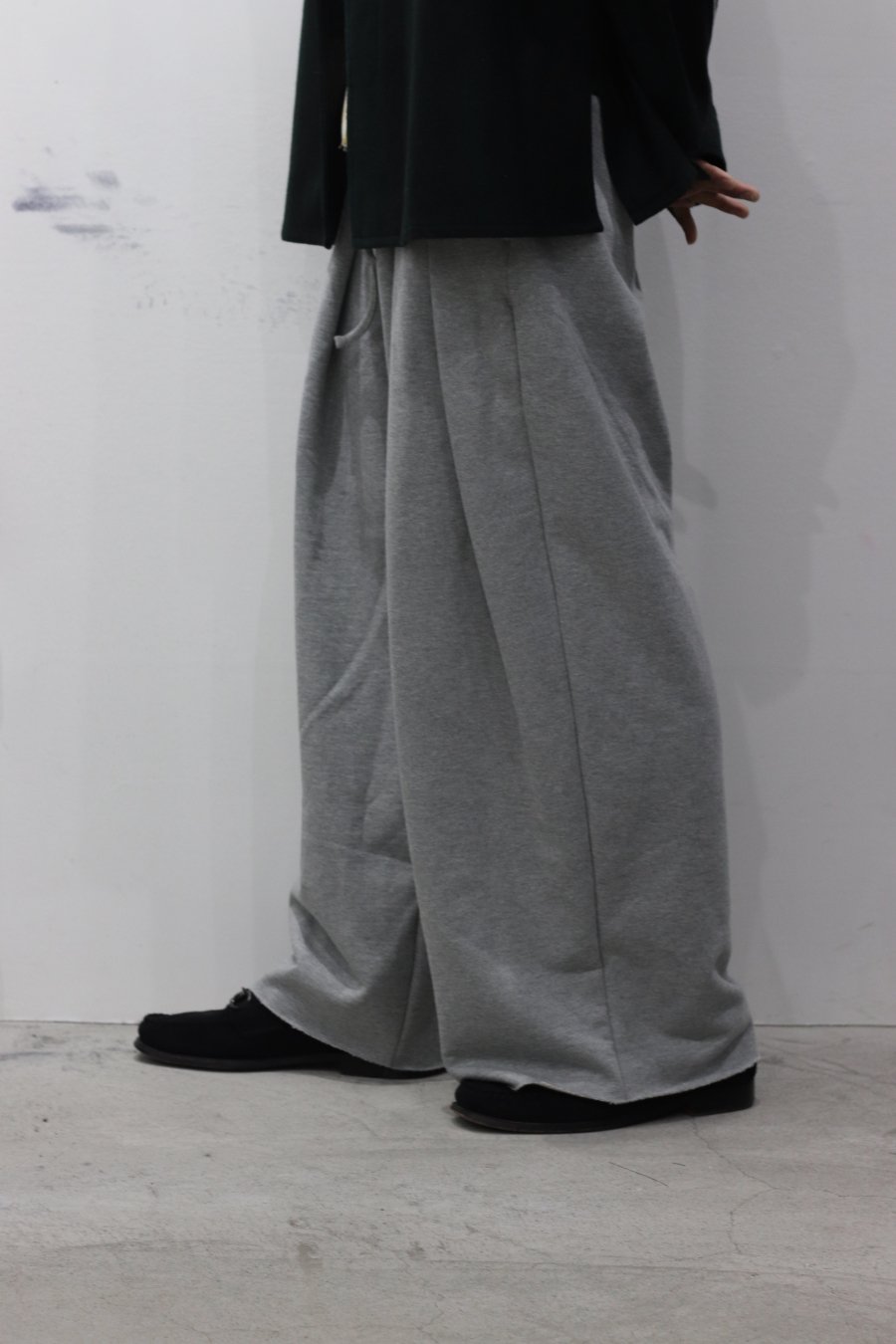 SHINYAKOZUKA(シンヤコズカ)のHOME BAGGY 