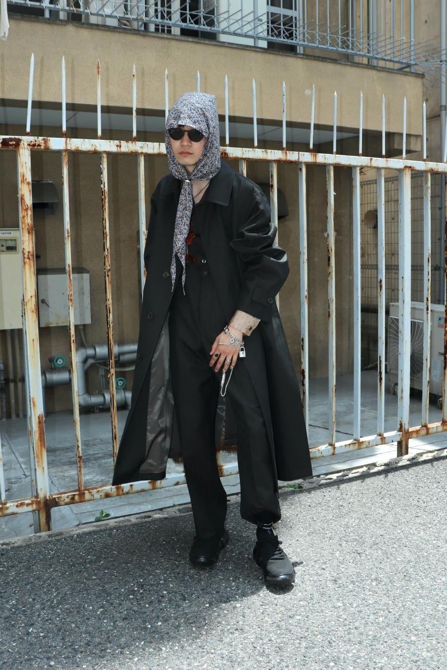 SYU.HOMME/FEMM（シュウ オム フェム）のHooded scarf by Flower