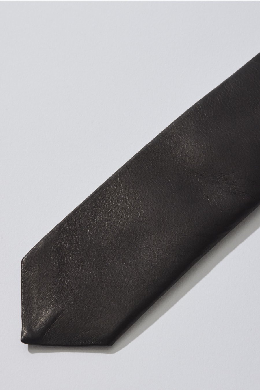 LITTLEBIG  Leather Narrow Tie<img class='new_mark_img2' src='https://img.shop-pro.jp/img/new/icons53.gif' style='border:none;display:inline;margin:0px;padding:0px;width:auto;' />
