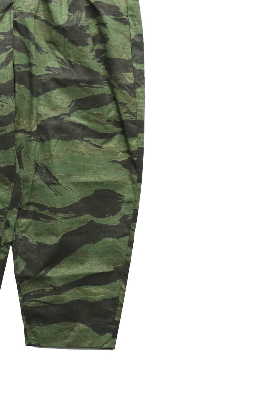 LEH（レー）の22ss GURKHA Cargo Pants（グルカパンツ）の通販サイト 