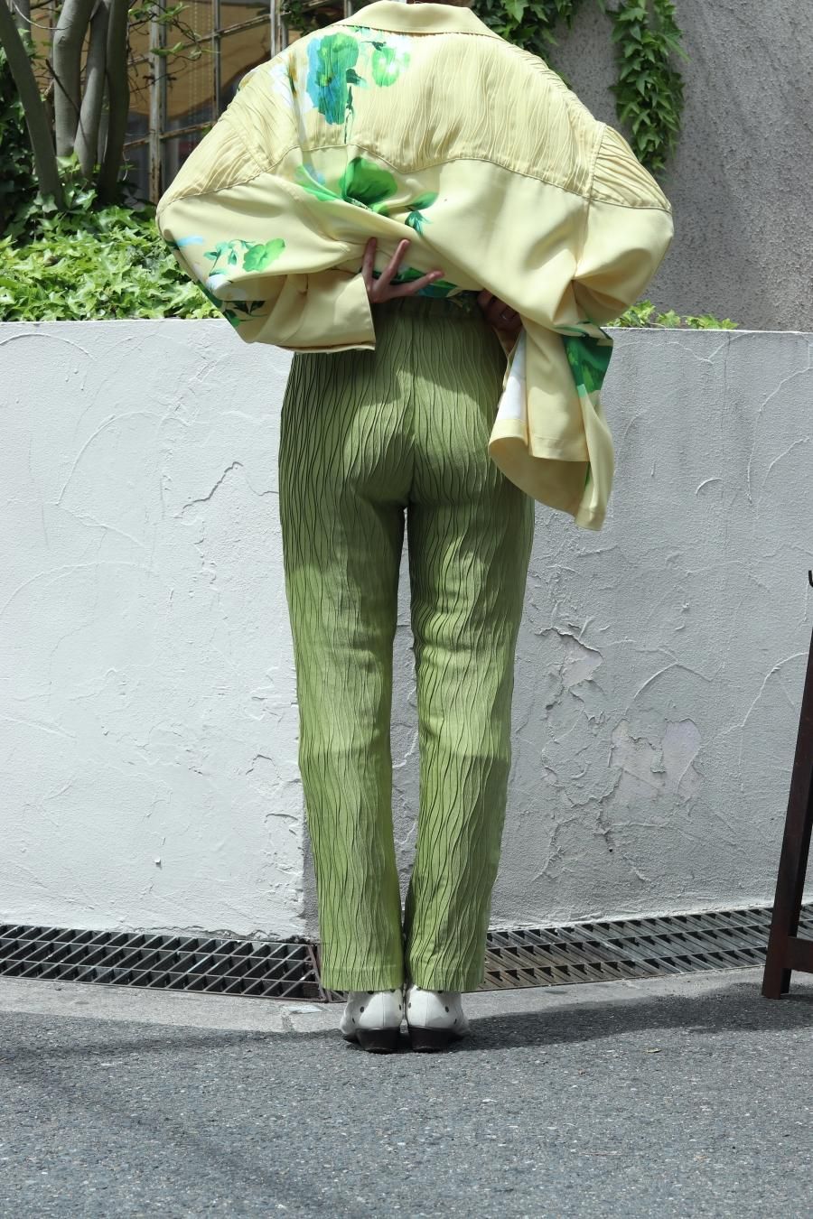 BELPER（ベルパー）のPLEATED PANT GREEN（パンツ）の通販サイト-大阪