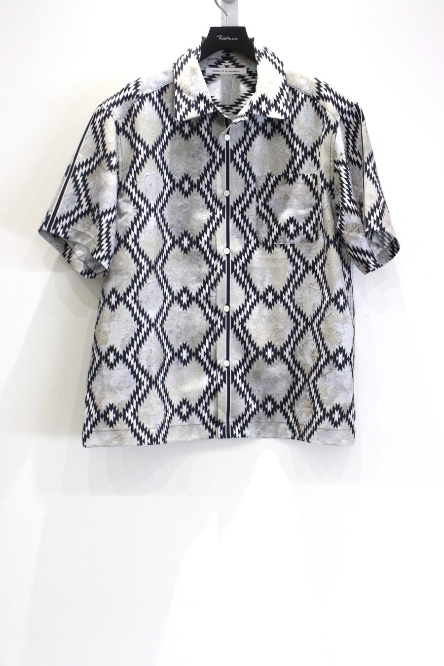 Children of the discordance  22SS PERSONAL DATA PRINT SHIRT S/S(BEIGE)<img class='new_mark_img2' src='https://img.shop-pro.jp/img/new/icons15.gif' style='border:none;display:inline;margin:0px;padding:0px;width:auto;' />