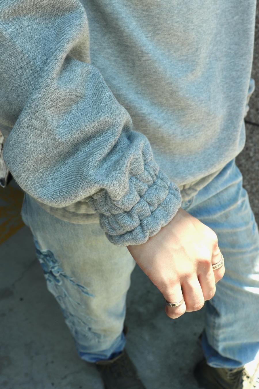 SHINYAKOZUKA(シンヤコズカ)のORDINARY SWEATSHIRT HEATHERの SHINYAKOZUKA(シンヤコズカ)のORDINARY SWEATSHIRT HEATHERの