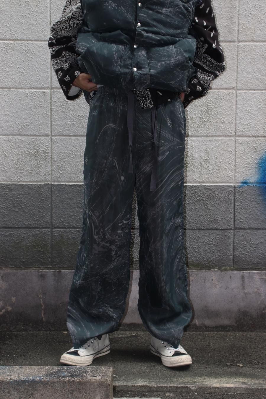 MASU（エムエーエスユー）のMARBLE BANDANA EASY PANTS BLACKの通販