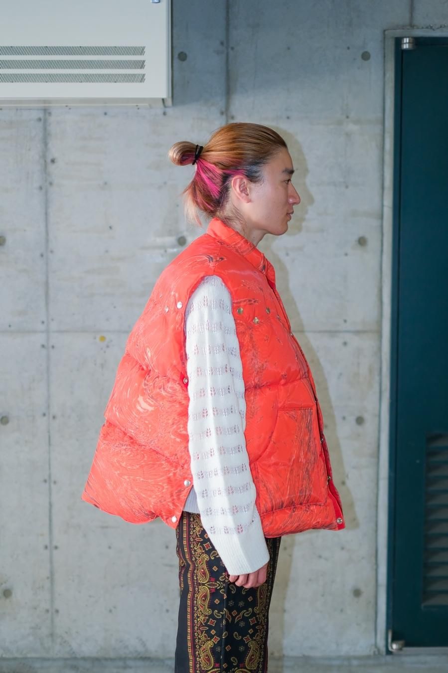 MASU（エムエーエスユー）のMARBLE BANDANA PUFFER VEST REDの通販