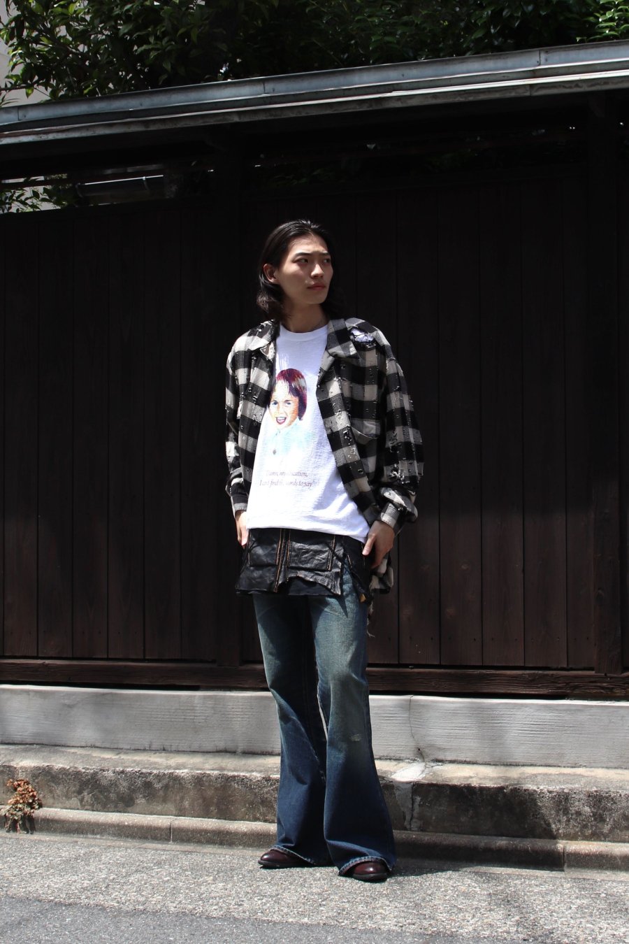 紺×赤 MUSTY FADED BELL BOTTOM DENIM PANTS | giulianacividanes.com.br