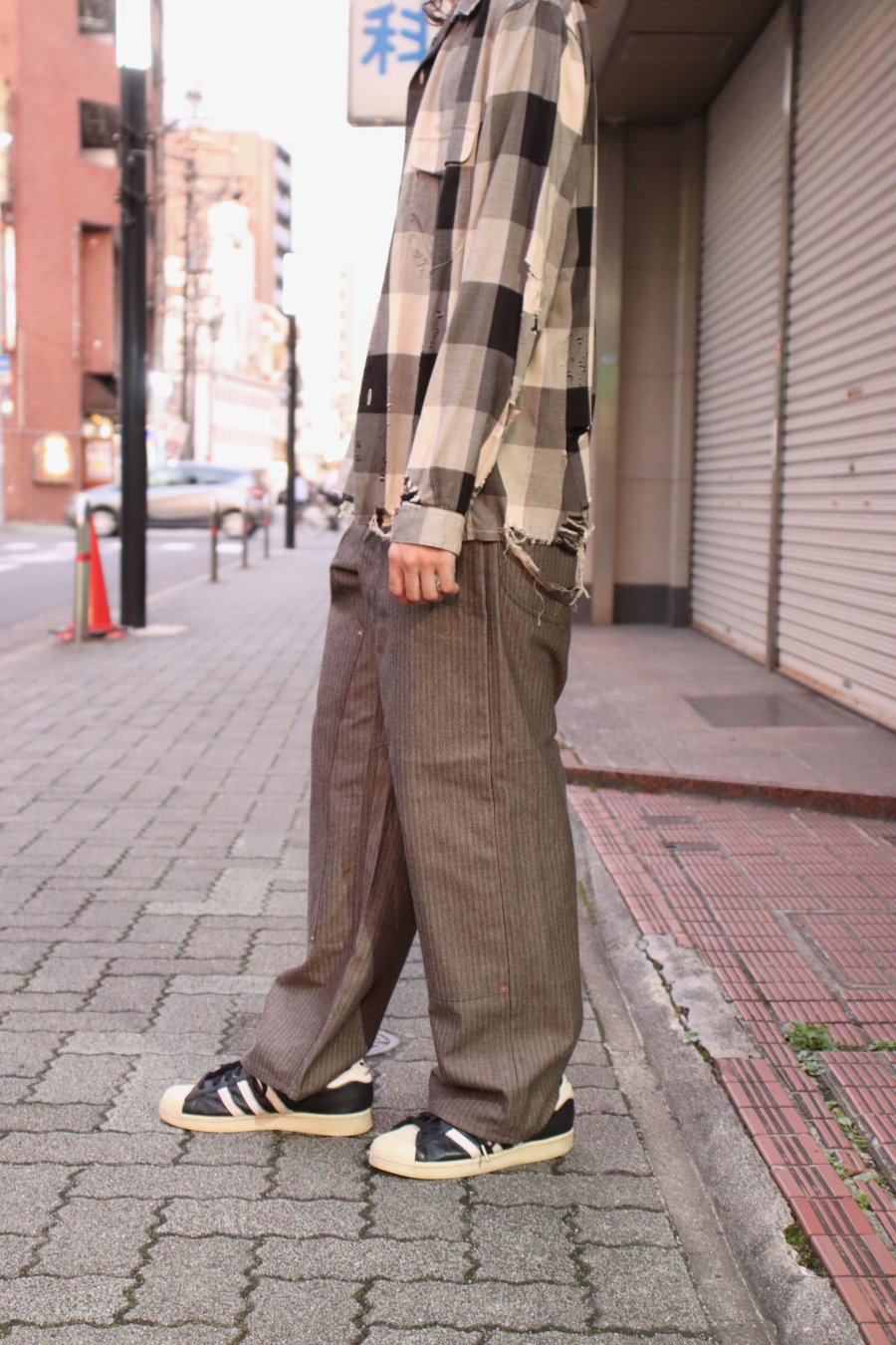 SUGARHILL（シュガーヒル）のHERRINGOBONE DOUBLE KNEE DENIM PANTSの