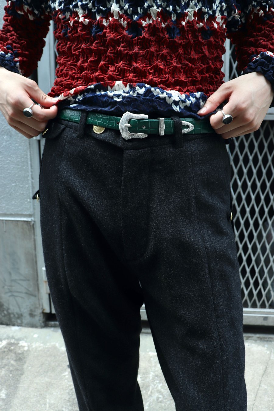 MASU（エムエーエスユー）のCENTER SEAM TROUSERS CHRACOALの通販