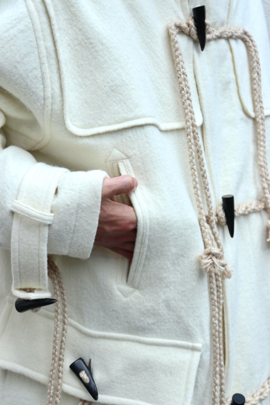 SUGARHILL（シュガーヒル）のCORDED DUFFLE COAT IVORY WHITEの通販