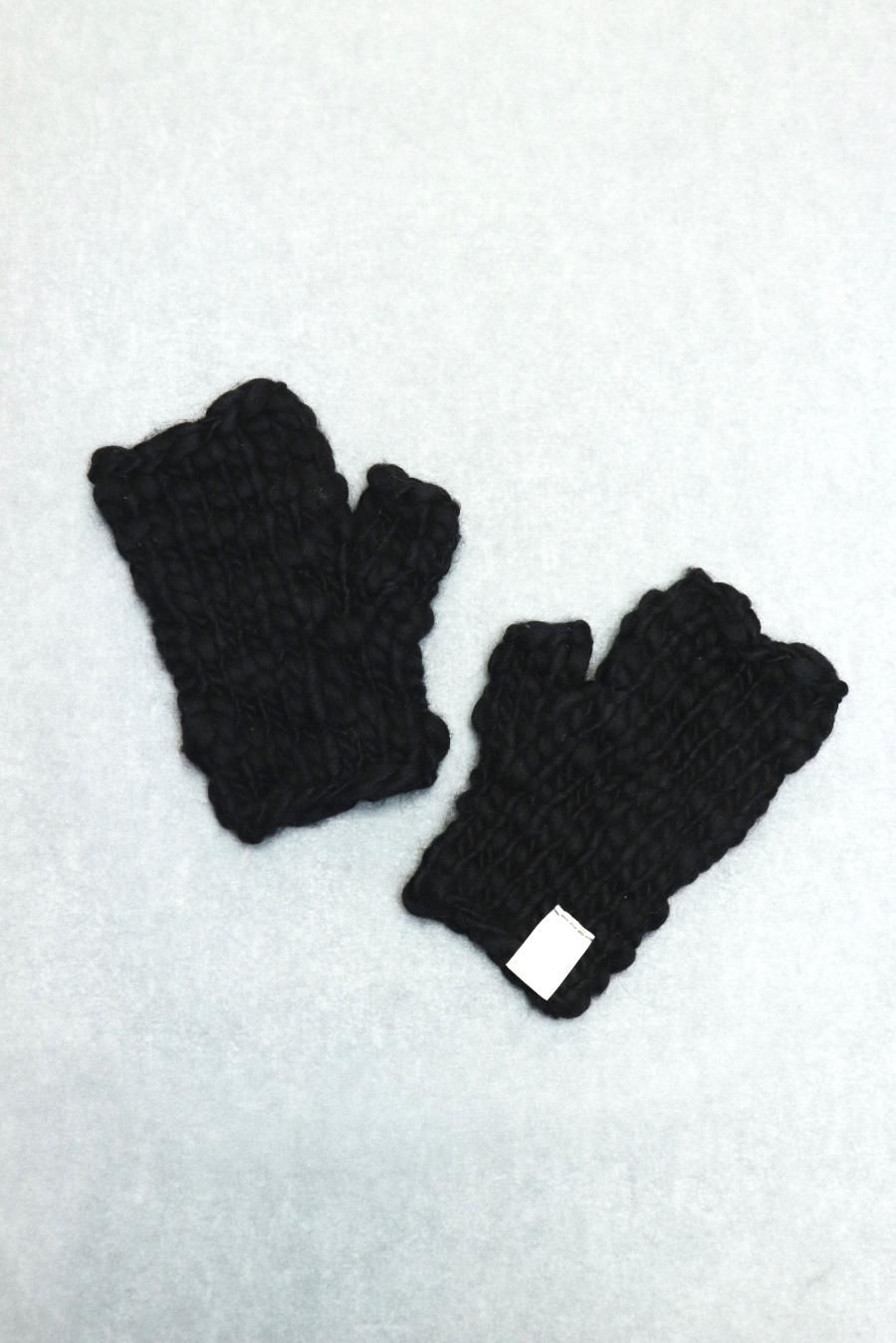 SHINYAKOZUKA（シンヤコズカ）のFINGERLESS BLACK（手袋）の通販サイト