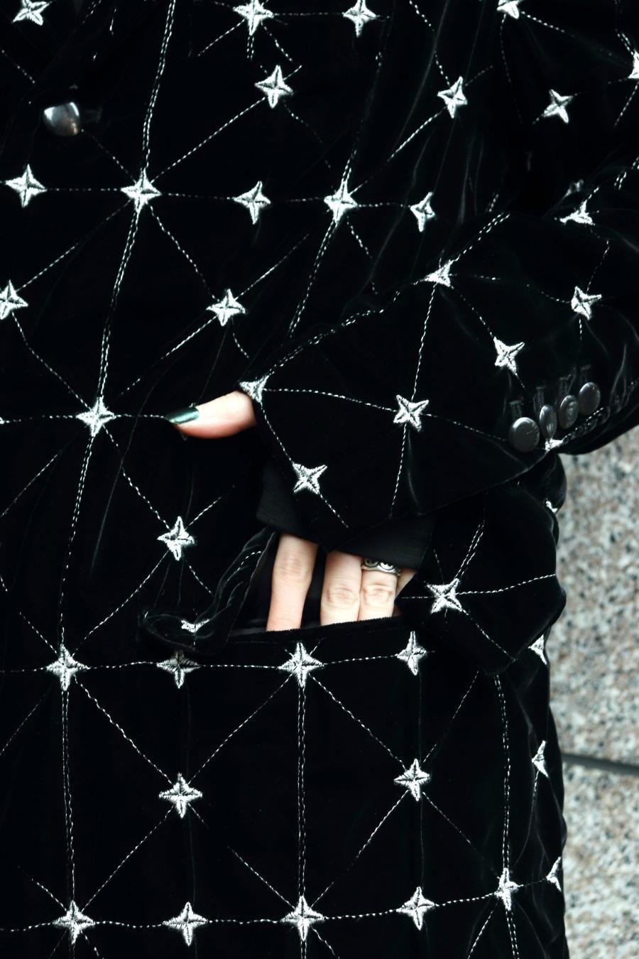 BELPER（ベルパー）のEMBROIDERY VELVET JACKET（ジャケット）の