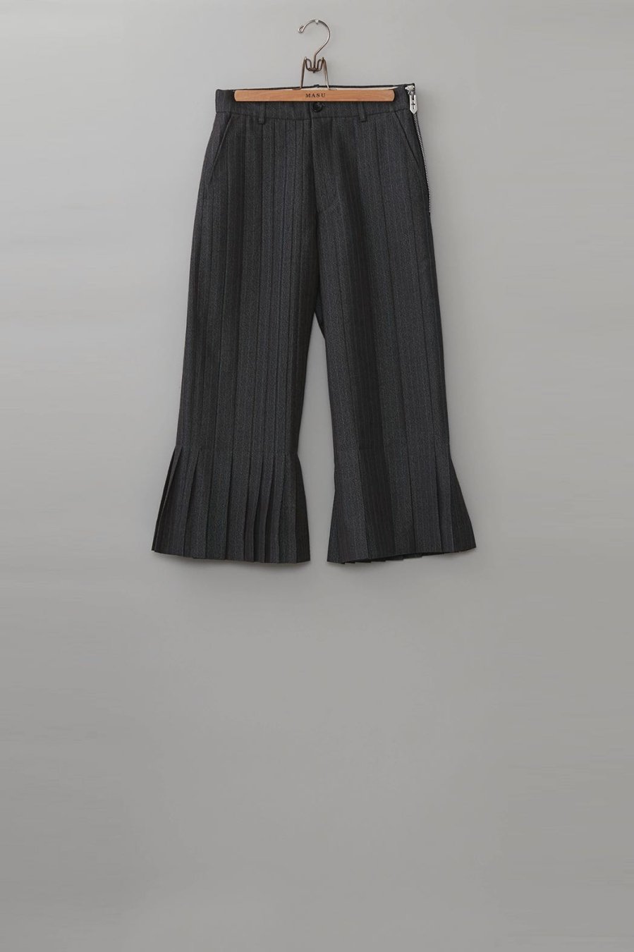 MASU  MORPHO FRILL TROUSERS<img class='new_mark_img2' src='https://img.shop-pro.jp/img/new/icons15.gif' style='border:none;display:inline;margin:0px;padding:0px;width:auto;' />