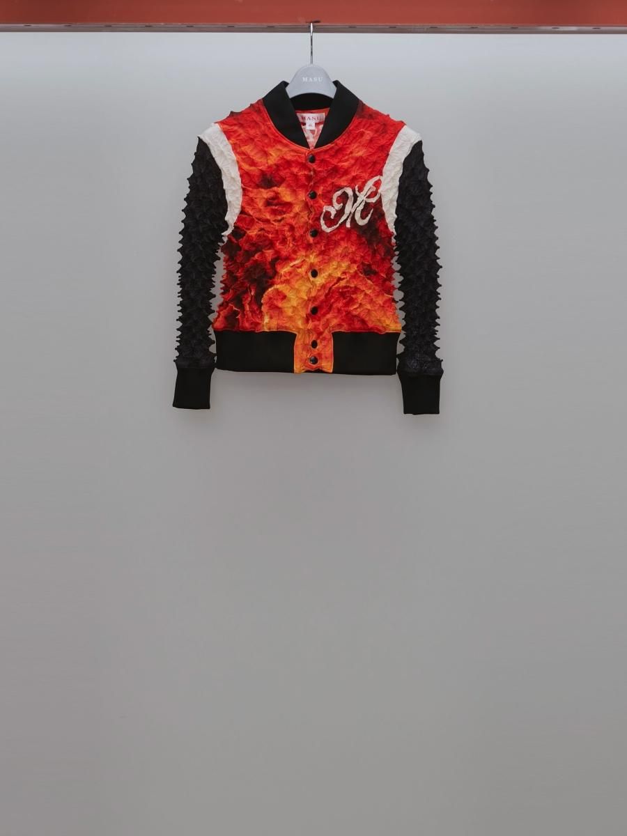 MASU 23ss SPIKY STADIUM JACKET(FIRE)こちらのご購入を考えております