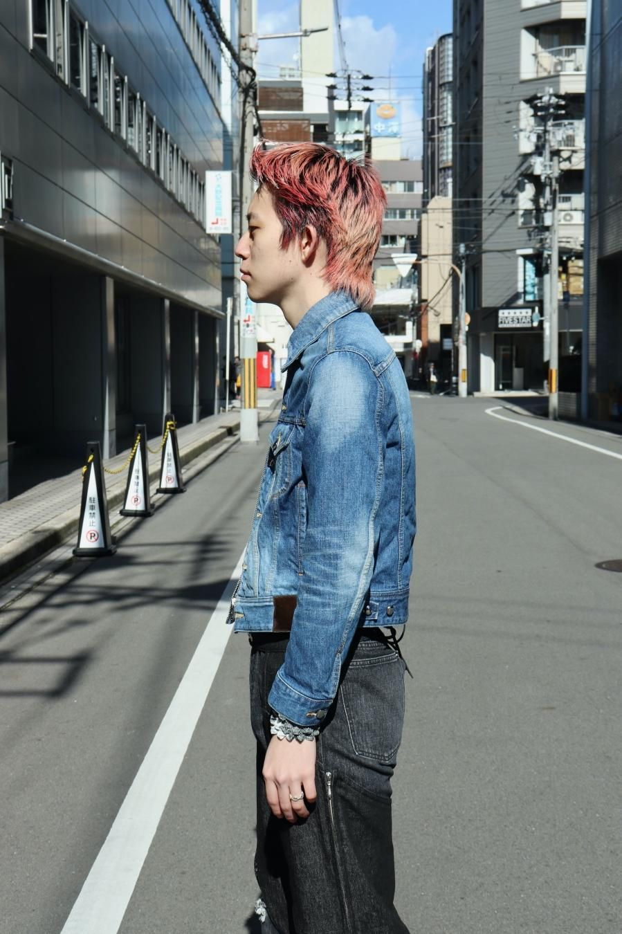 MASU FADED DENIM TRUCKER JACKET - INDIGO