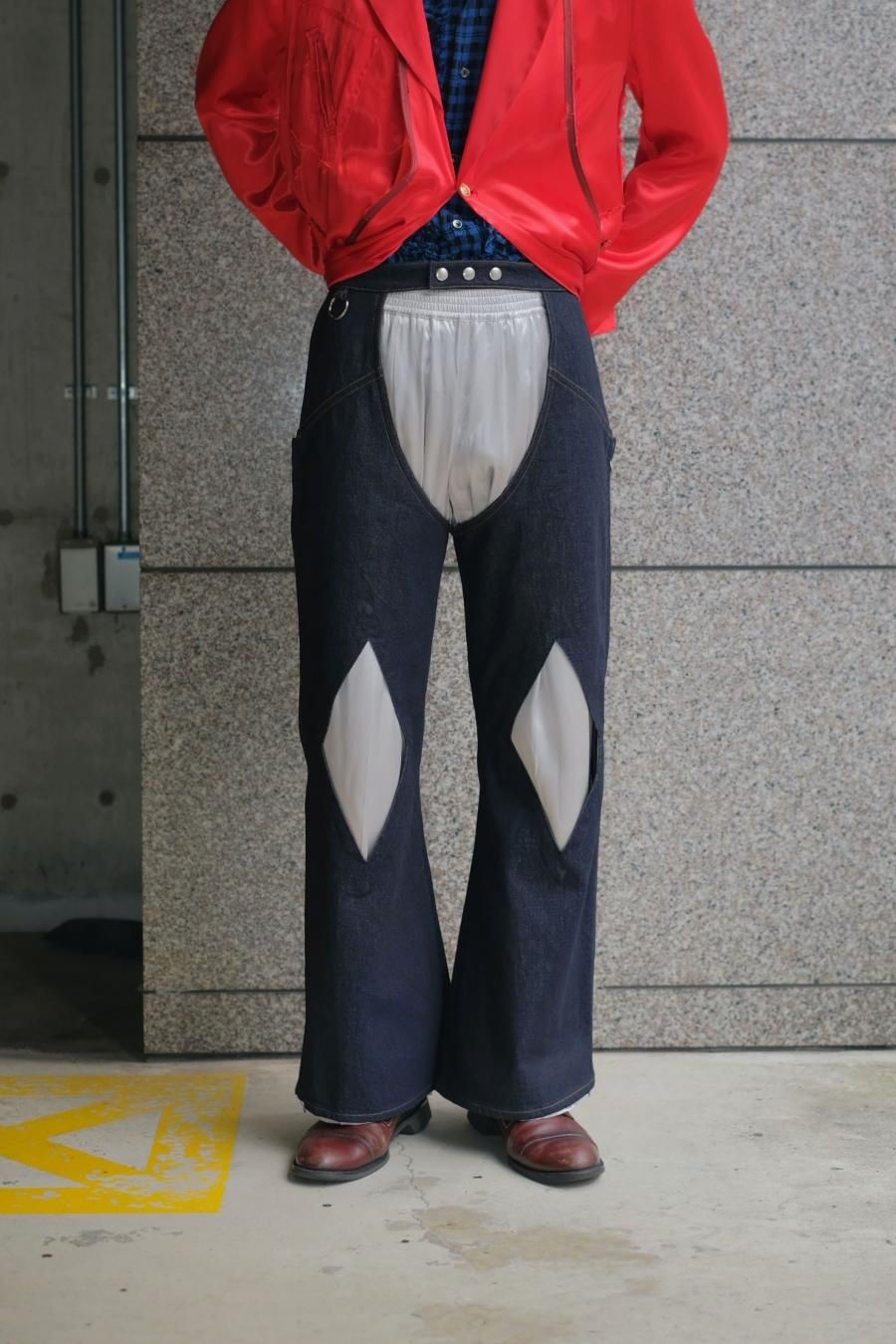 masu 23ss DENIM CHAPS INDIGO 44COMOLIコモリ - パンツ