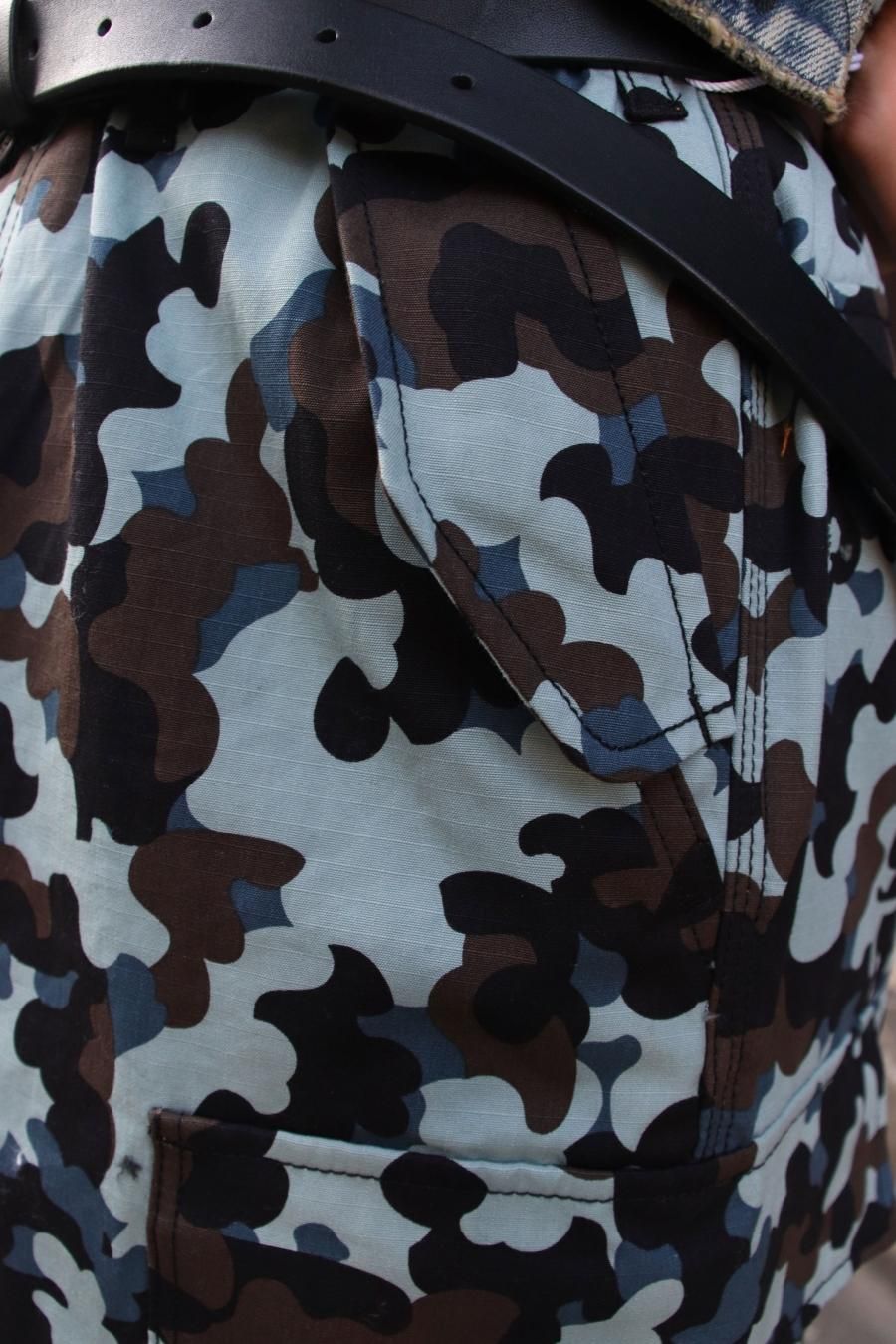 SUGARHILL(シュガーヒル)のFLOWER CAMO CARGO TROUSERS BLUE SUGARHILL(シュガーヒル)のFLOWER CAMO CARGO TROUSERS BLUE