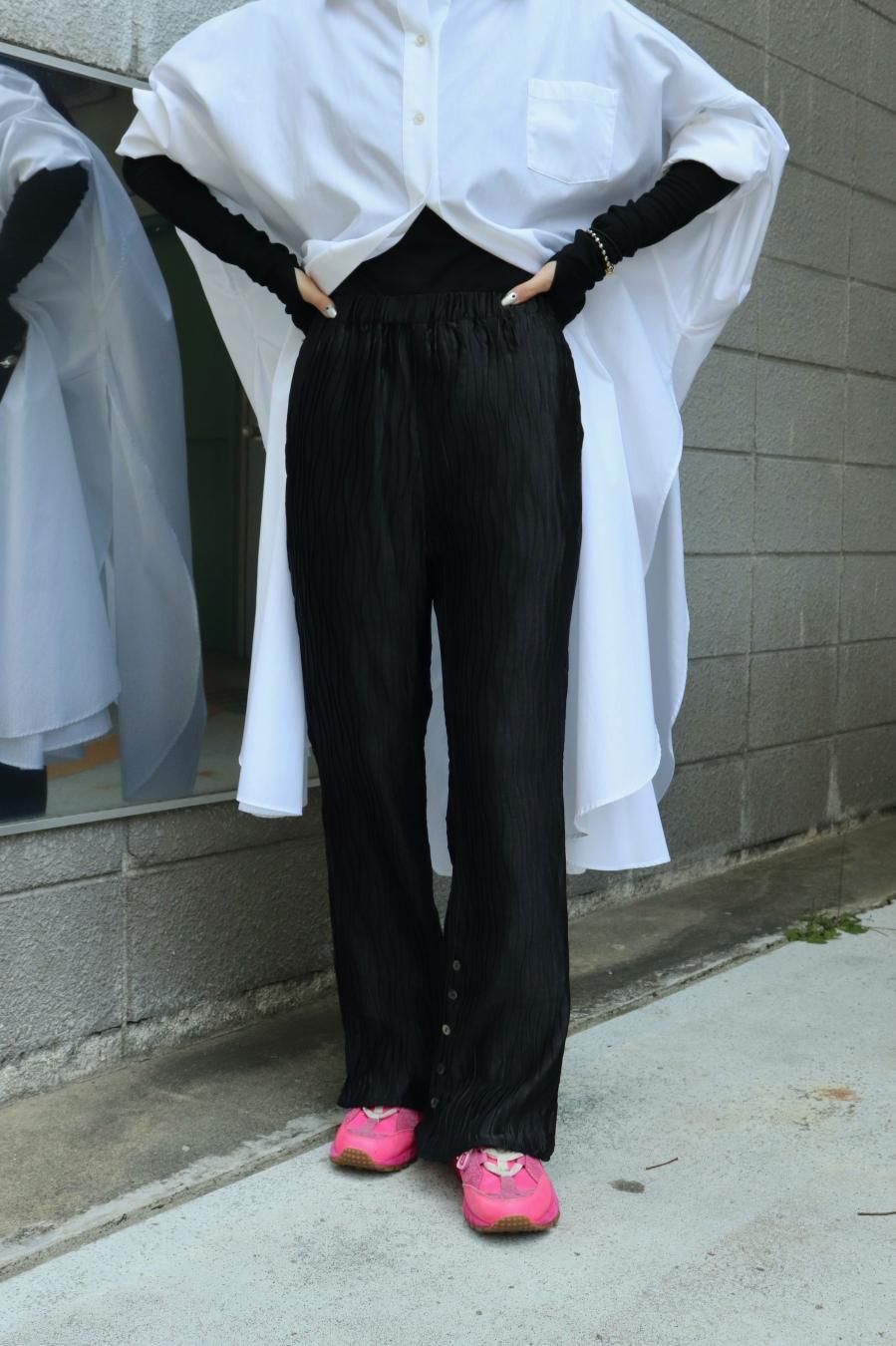 BELPER（ベルパー）のPLEATED PANTS BLACK（パンツ）の通販