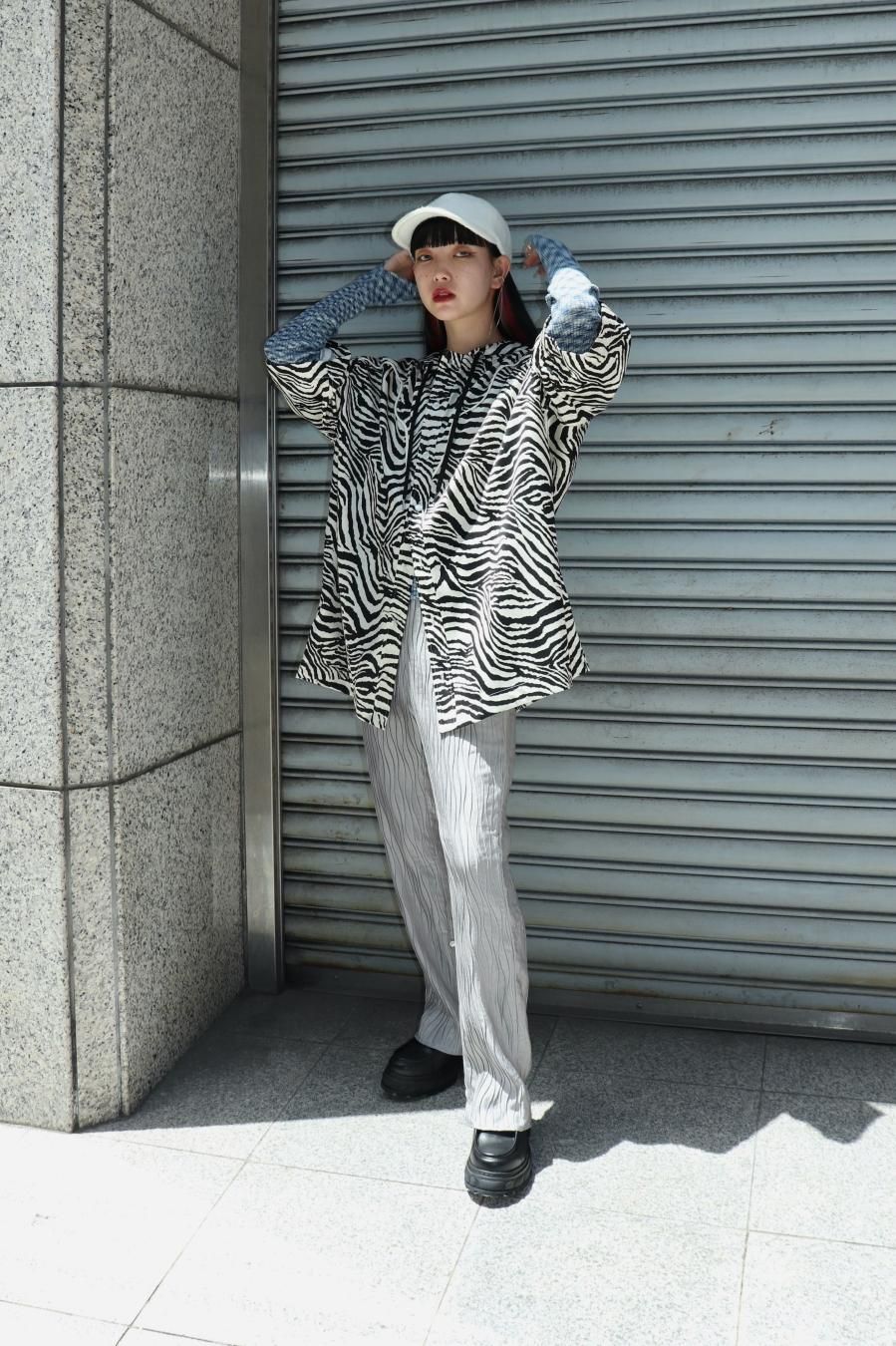 BELPER（ベルパー）のPLEATED PANTS SILVER（パンツ）の通販サイト