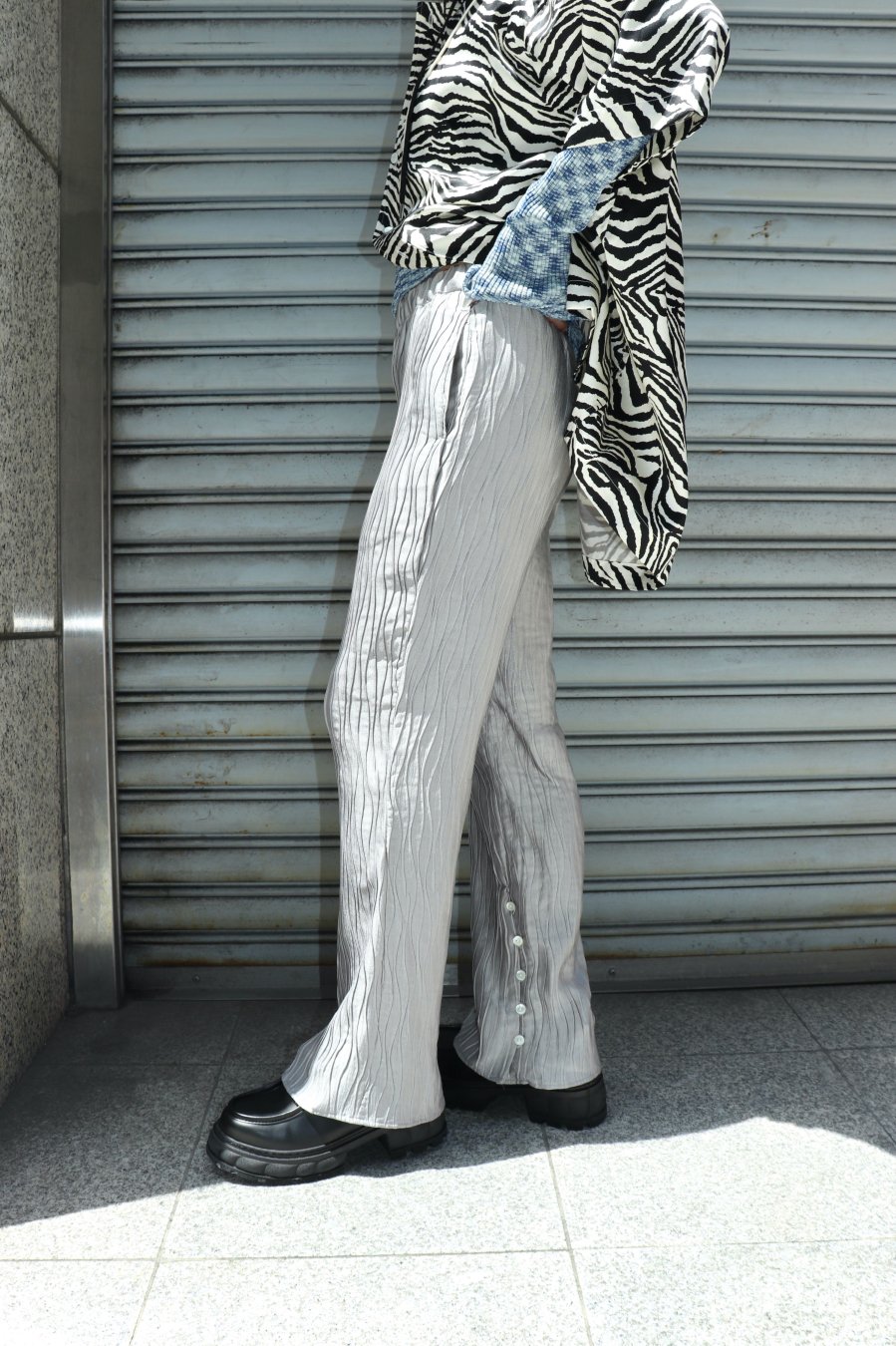 BELPER（ベルパー）のPLEATED PANTS SILVER（パンツ）の通販サイト