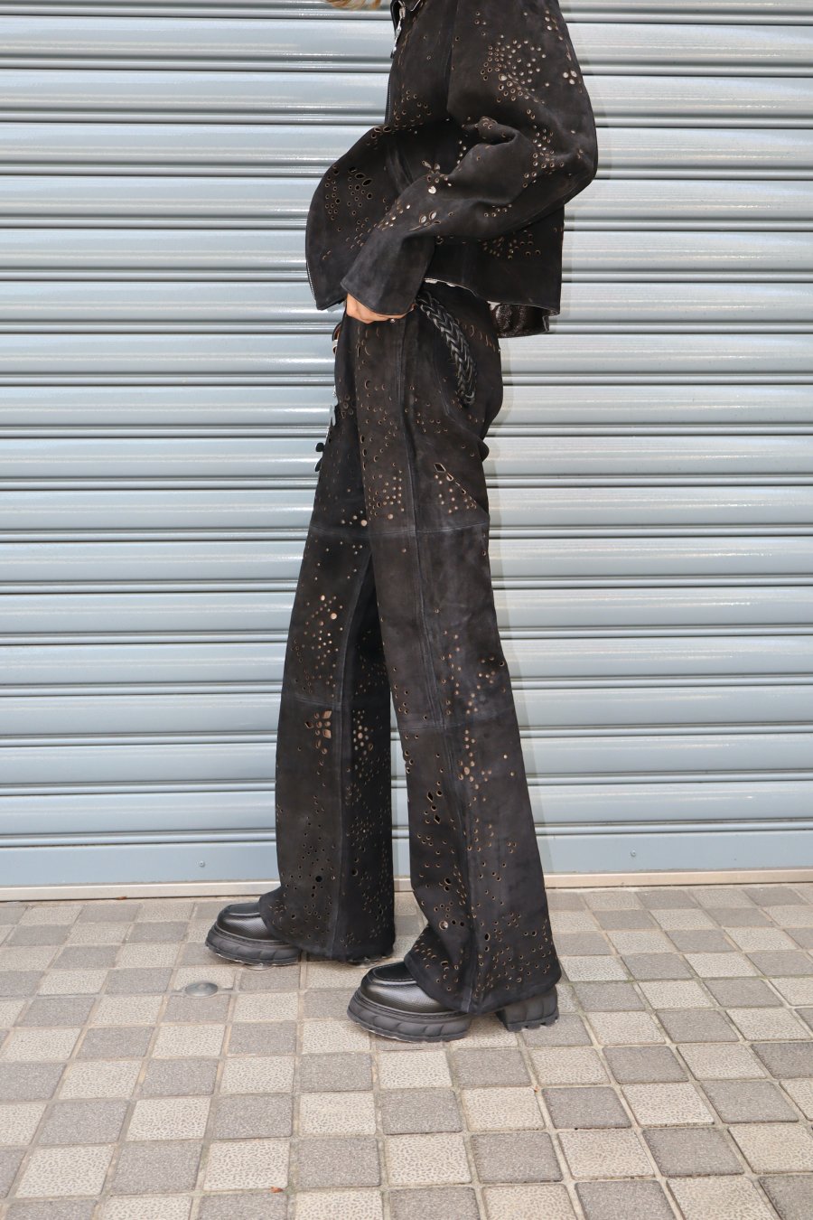 MASU（エムエーエスユー）のGALAXY-CUT LEATHER FLARE PANTS BLACKの通販サイト-大阪 堀江 PALETTE art  alive（パレットアートアライヴ）-