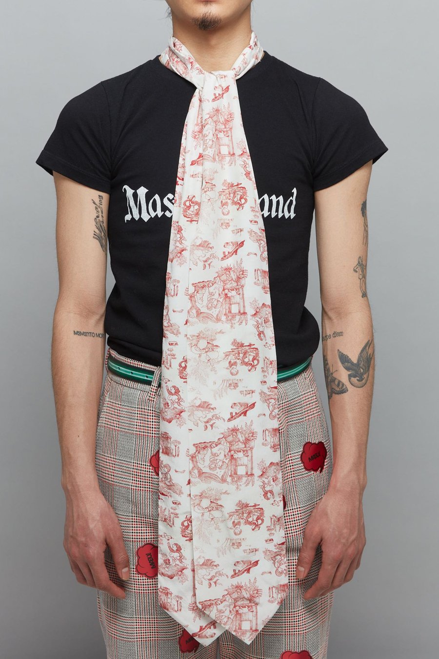 MASU  COMIC TOILE DE JOUY ASCOT TIE(RED)<img class='new_mark_img2' src='https://img.shop-pro.jp/img/new/icons15.gif' style='border:none;display:inline;margin:0px;padding:0px;width:auto;' />