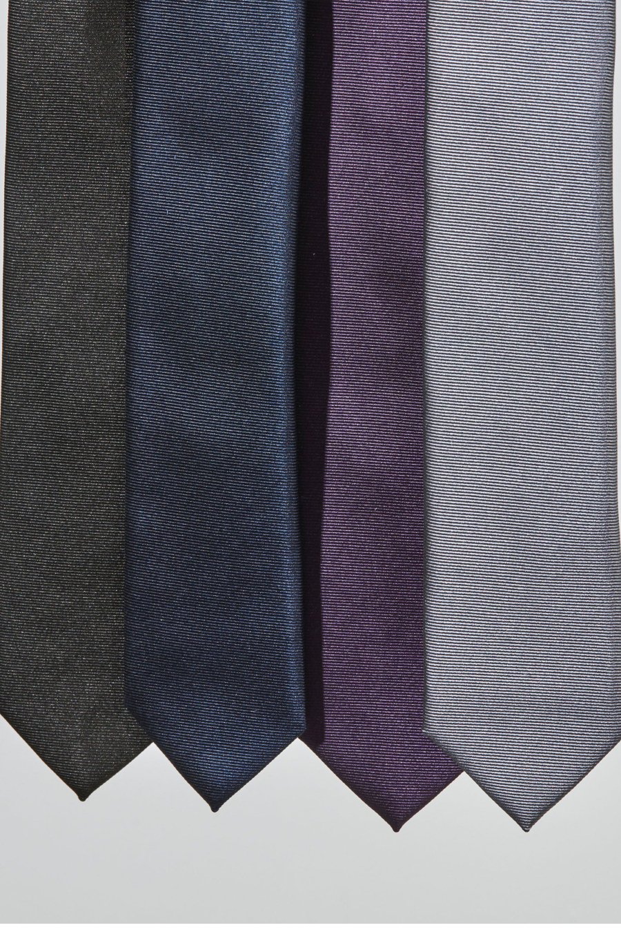 LITTLEBIG  Narrow Tie(Black or Navy)<img class='new_mark_img2' src='https://img.shop-pro.jp/img/new/icons15.gif' style='border:none;display:inline;margin:0px;padding:0px;width:auto;' />