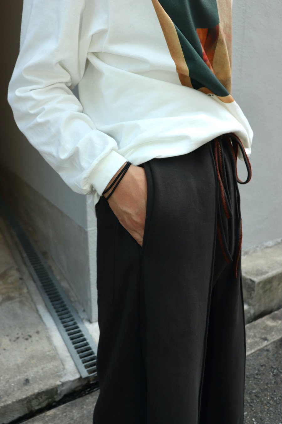 SHINYAKOZUKA(シンヤコズカ)のORDINARY HOME PANTALON-2 OFF BLACKの