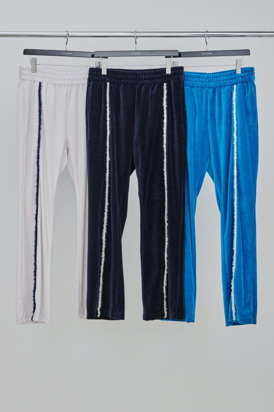 LITTLEBIG  Track Pants(Navy)
<img class='new_mark_img2' src='https://img.shop-pro.jp/img/new/icons15.gif' style='border:none;display:inline;margin:0px;padding:0px;width:auto;' />