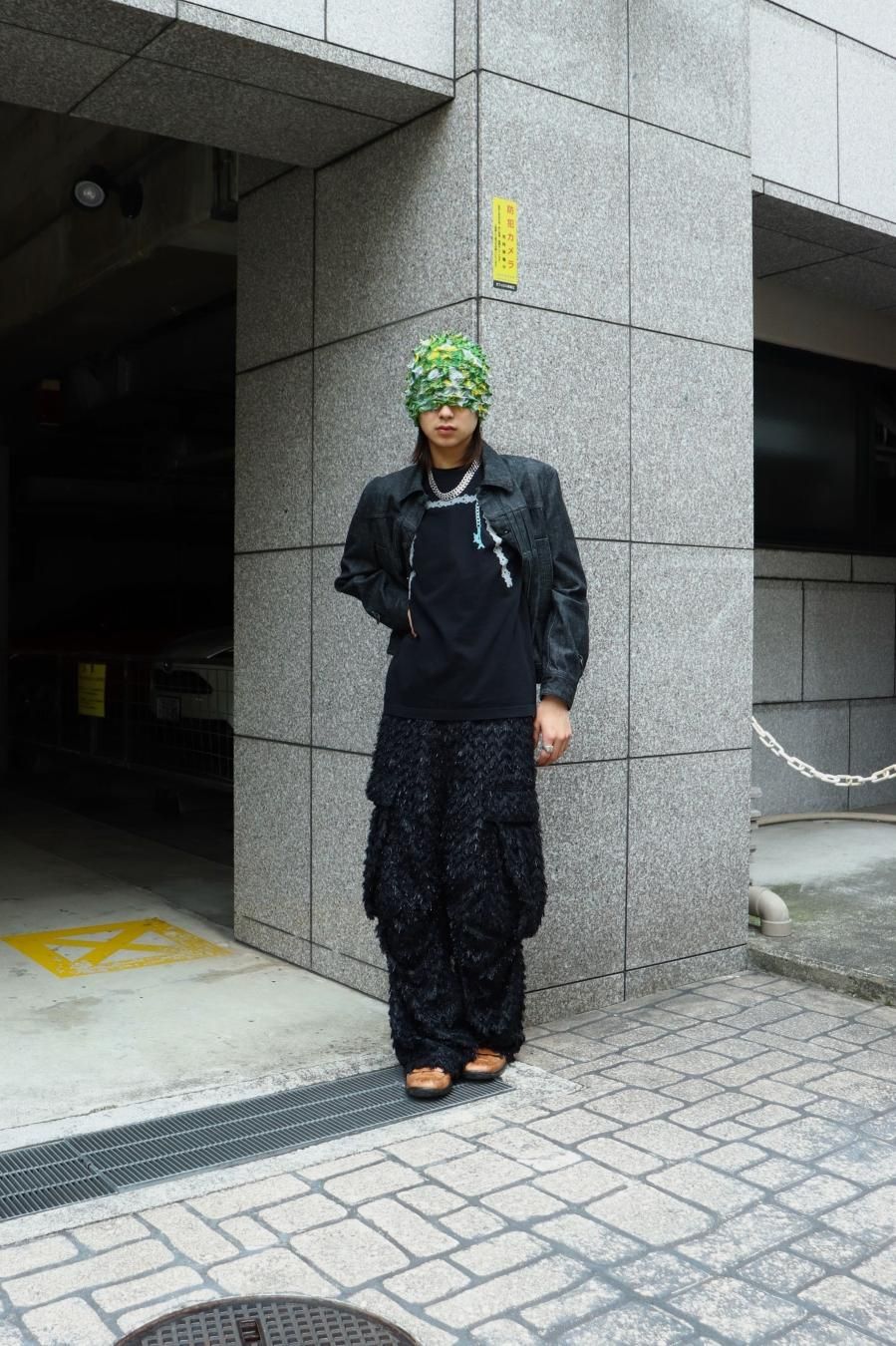 MASU（エムエーエスユー）のFLOCKY DOLL HARNESS T-SHIRT BLACK