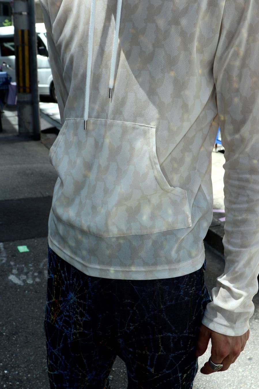 トップス masu angel mesh hoodie 44 MASU（エムエーエスユー）のANGEL MESH HOODIE CREAMの通販